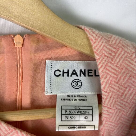 CHANEL RUNWAY DRESS - Picture 4 of 5